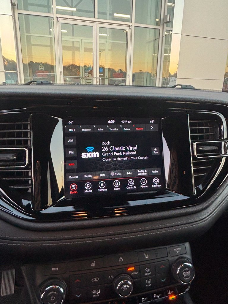 Used 2022 Dodge Durango GT RWD image 14