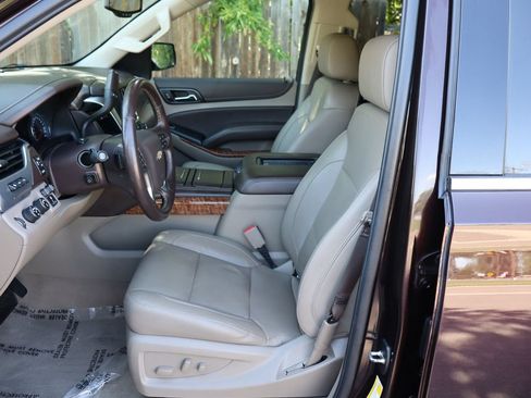 Used 2020 Chevrolet Suburban Premier AWD/4WD image 19