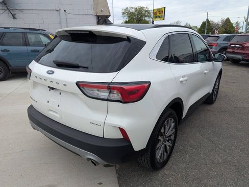 Used 2022 Ford Escape Titanium AWD/4WD image 7