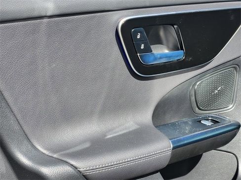 Certified 2025 Mercedes-Benz C 300 4MATIC Sedan image 15