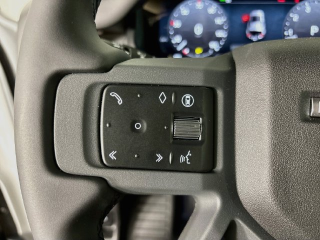 New 2026 Land Rover Defender 110 X-Dynamic SE AWD/4WD image 10
