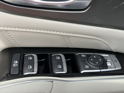 Certified 2023 Kia Sorento SX image 18