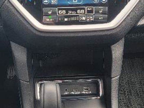 Used 2025 Subaru Ascent Premium image 16