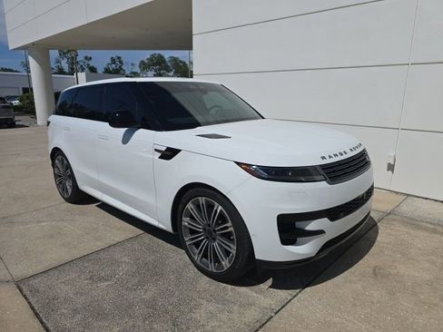 Used 2026 Land Rover Range Rover Sport SE AWD/4WD image 8