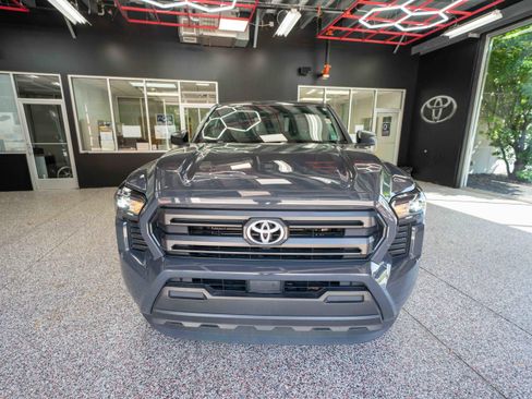 Used 2025 Toyota Tacoma SR AWD/4WD image 6