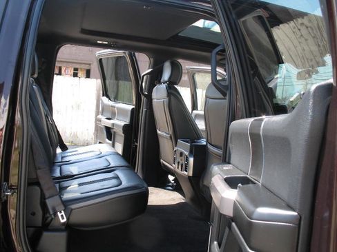 Used 2018 Ford F150 Platinum w/ Equipment Group 701A Luxury AWD/4WD image 26