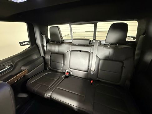 Used 2019 Chevrolet Silverado 1500 High Country w/ Technology Package AWD/4WD image 41