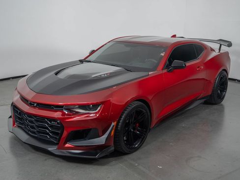 Used 2018 Chevrolet Camaro ZL1 RWD image 9