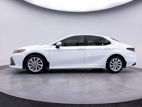 Used 2024 Toyota Camry LE w/ Convenience Package image 37