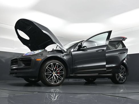 Used 2023 Porsche Macan S AWD/4WD image 35