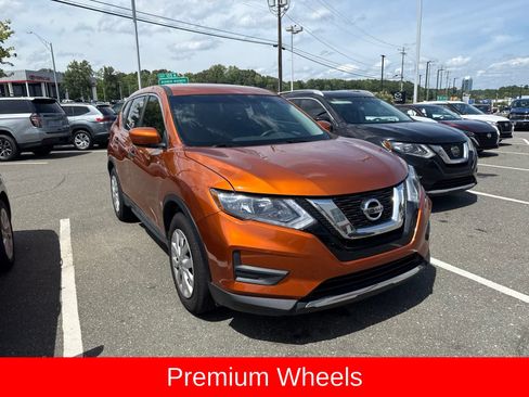 Used 2017 Nissan Rogue S FWD image 4