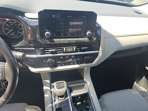 Used 2024 Nissan Pathfinder SV AWD/4WD image 6