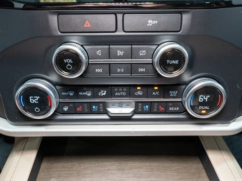 Used 2022 Ford Expedition Max Limited image 23