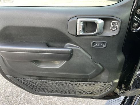 Used 2021 Jeep Wrangler Unlimited Sport image 28