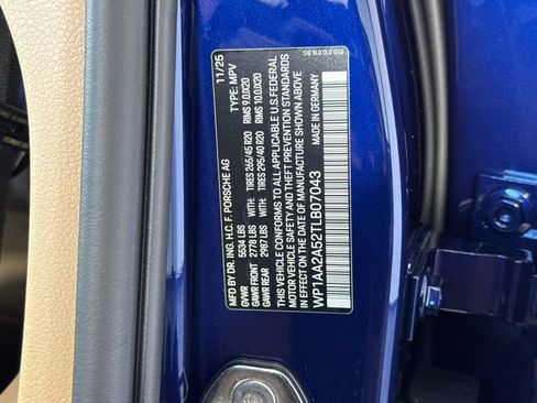 Certified 2026 Porsche Macan AWD/4WD image 35