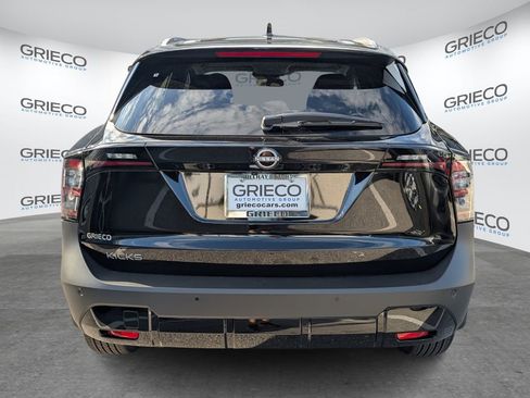 New 2026 Nissan Kicks SV w/ SV Premium Package image 6