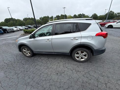 Used 2013 Toyota RAV4 XLE FWD image 6
