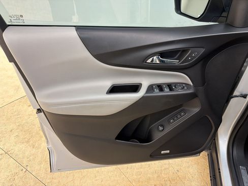 Used 2018 Chevrolet Equinox Premier FWD image 14