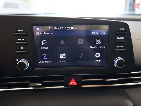 Used 2021 Hyundai Elantra SE FWD image 29