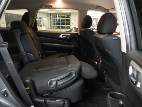 Used 2020 Nissan Pathfinder SV AWD/4WD image 33