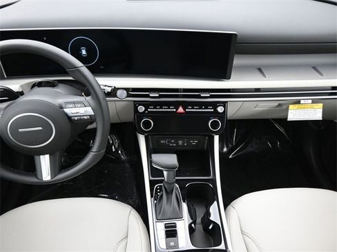 New 2026 Hyundai Tucson SEL image 12