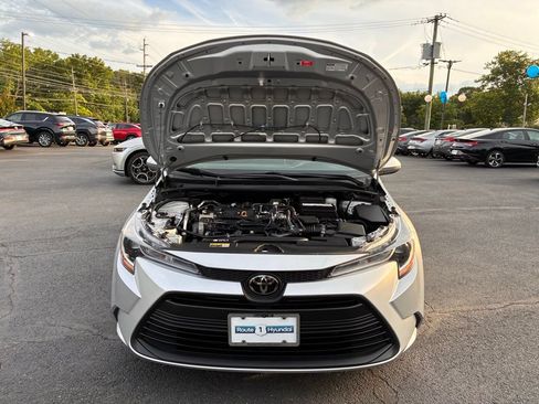 Used 2024 Toyota Corolla LE FWD image 8