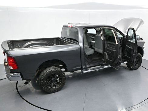 Used 2018 RAM 2500 Tradesman w/ Chrome Appearance Group AWD/4WD image 39
