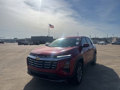Used 2026 Chevrolet Equinox LT image 7