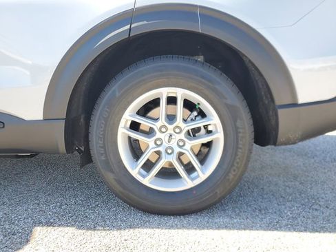 New 2026 Ford Explorer Active w/ Active Comfort Package RWD image 8
