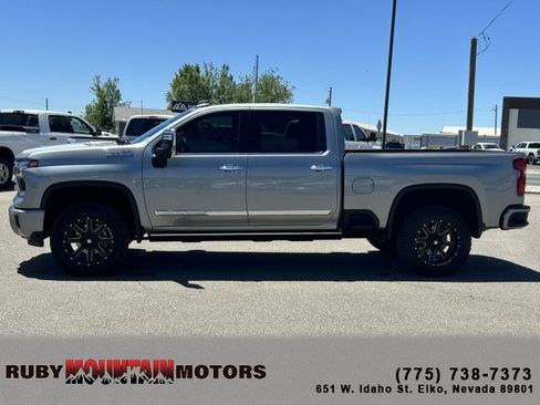 Used 2024 Chevrolet Silverado 3500 High Country w/ High Country Premium Package AWD/4WD image 4