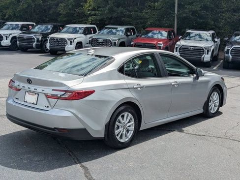 Used 2026 Toyota Camry LE FWD image 7