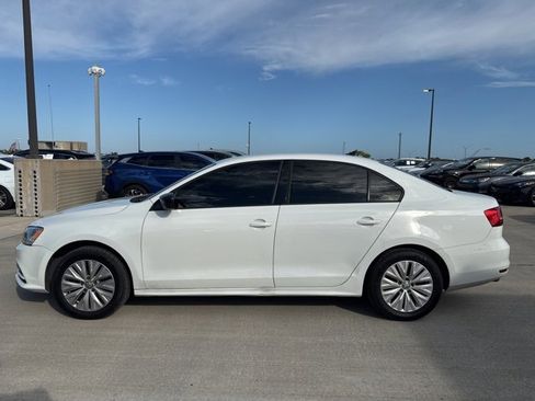 Used 2015 Volkswagen Jetta S image 6