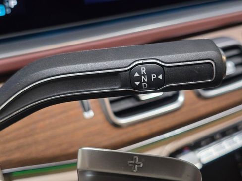 Used 2025 Mercedes-Benz Maybach GLS 600 4MATIC image 28