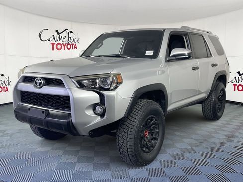 Used 2017 Toyota 4Runner SR5 image 2