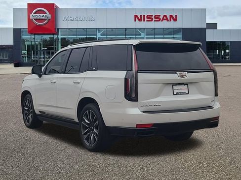 Used 2024 Cadillac Escalade Sport w/ Touring Package AWD/4WD image 5