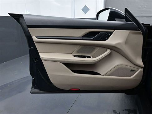 Used 2023 Porsche Taycan 4S image 7