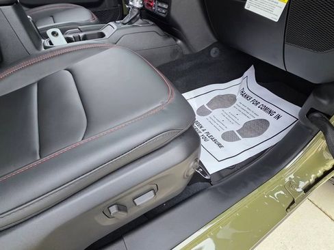 New 2026 Jeep Wrangler Unlimited Rubicon AWD/4WD image 13