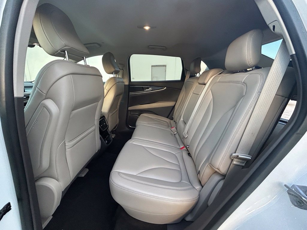 Used 2023 Lincoln Nautilus FWD w/ Premium Package image 30