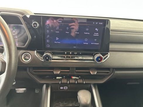 Used 2023 Chevrolet Colorado Trail Boss w/ Technology Package image 21