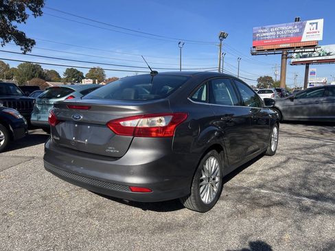 Used 2012 Ford Focus SEL image 3