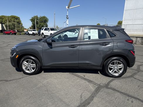 Used 2023 Hyundai Kona SE AWD/4WD image 2