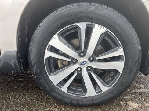 Used 2019 Subaru Outback 3.6R Limited image 9