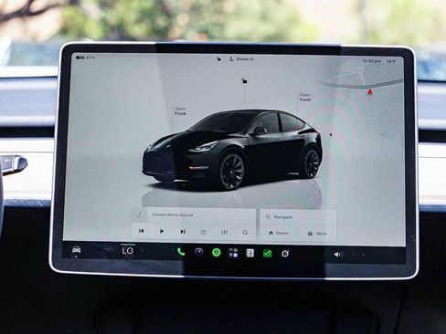 Used 2025 Tesla Model Y Long Range RWD image 13