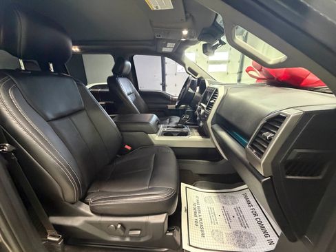 Used 2019 Ford F150 Lariat w/ Equipment Group 502A Luxury AWD/4WD image 38