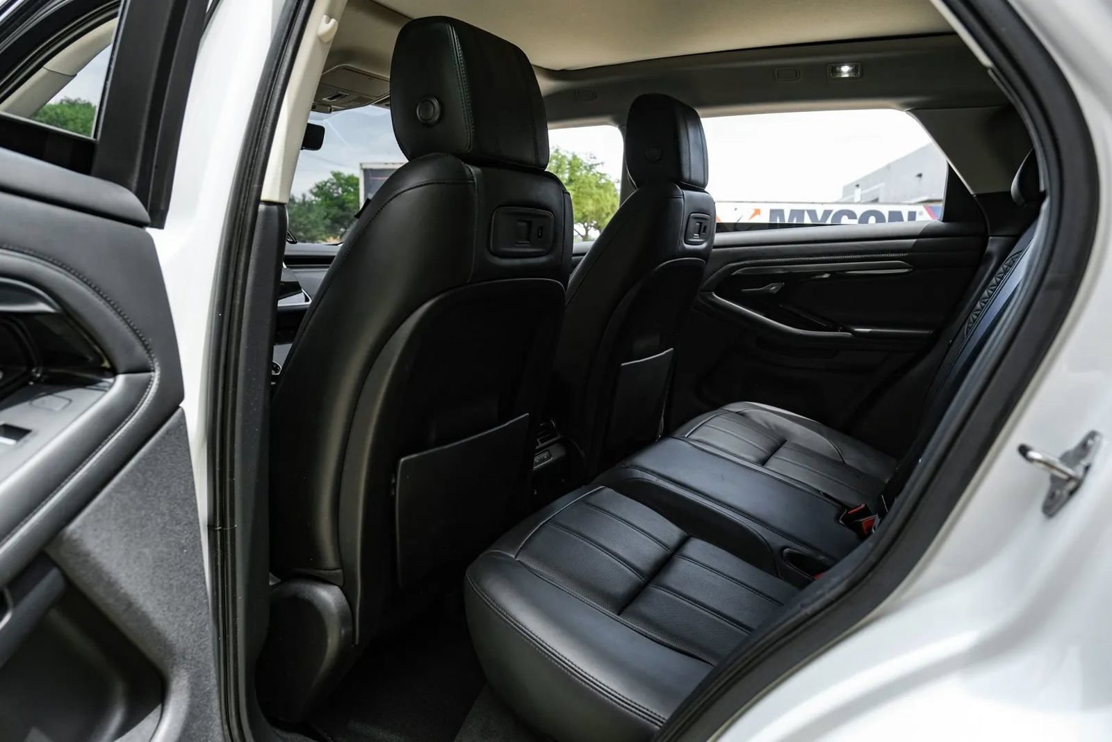 Used 2020 Land Rover Range Rover Evoque SE AWD/4WD image 40