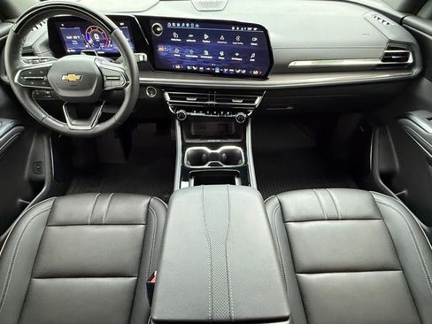 Used 2025 Chevrolet Traverse High Country w/ LPO, Floor Liner Package FWD image 16