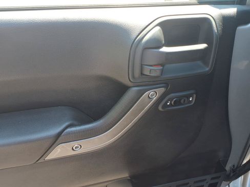 Used 2015 Jeep Wrangler Sport AWD/4WD image 6