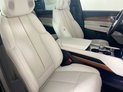 New 2026 Cadillac Vistiq Sport w/ LPO, Floor Liner Package image 29