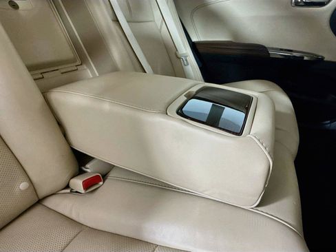 Used 2013 Toyota Avalon Limited FWD image 39