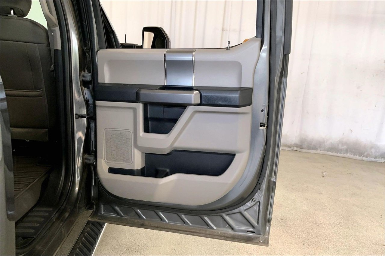 Used 2020 Ford F150 XLT w/ Equipment Group 302A Luxury AWD/4WD image 23